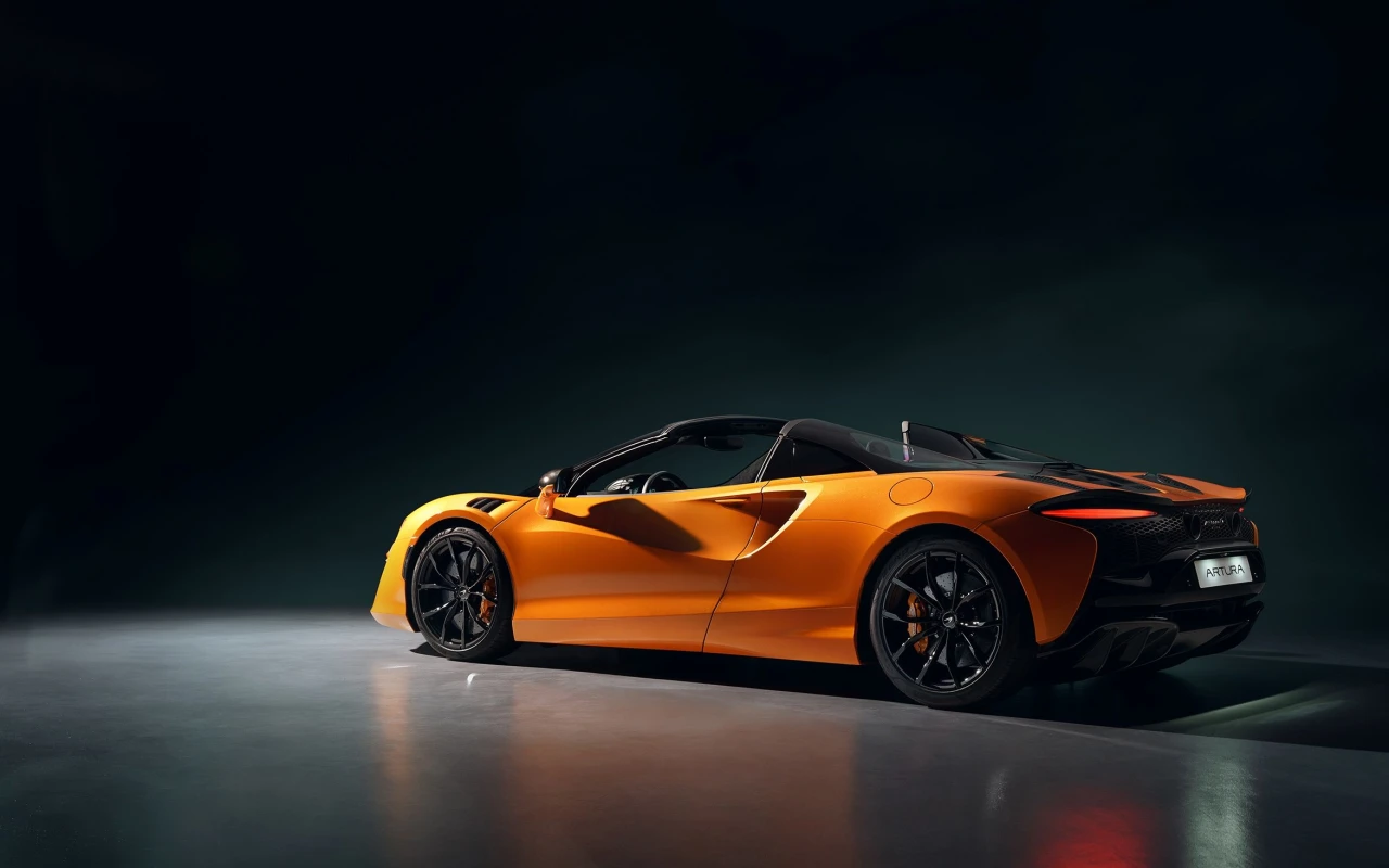 McLaren Artura Spider | Luxury Supercar Wallpaper