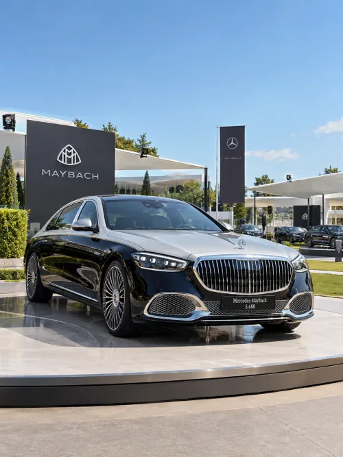 Mercedes-Maybach S 680 Luxury Exhibition Wallpaper | Ultra Luxury Car