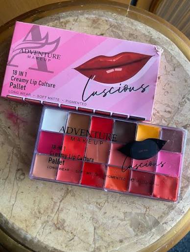 Adventure lip pallet