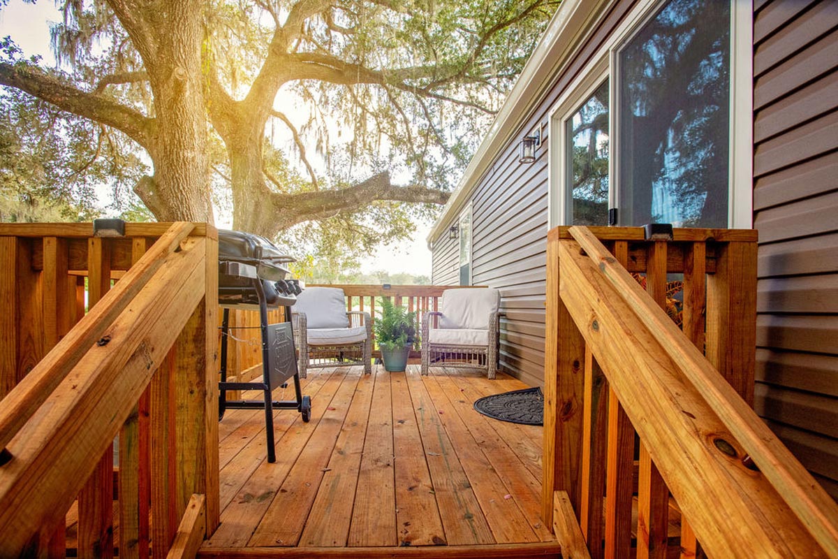 Cabin deck area