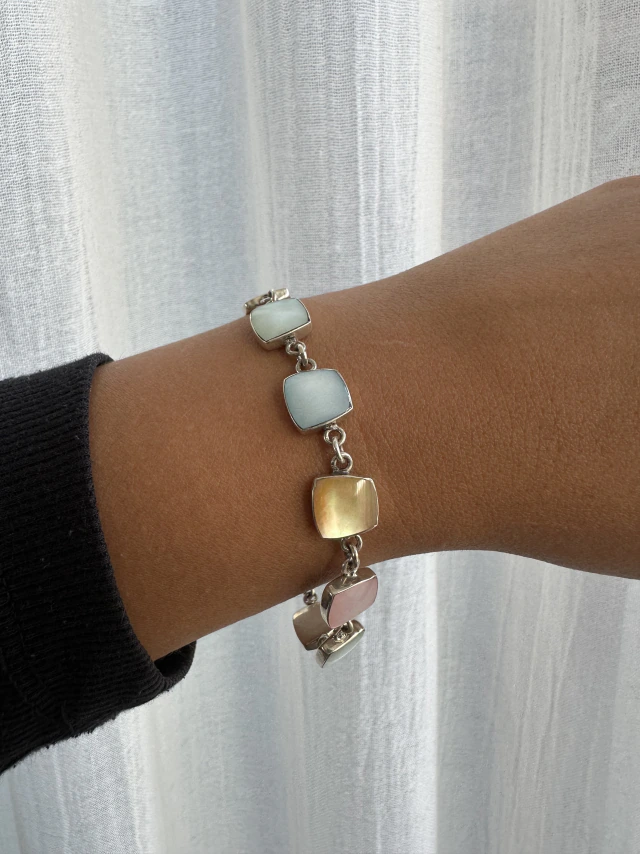 Pulsera de plata y nácar multicolor