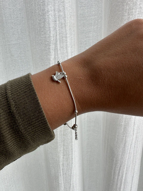 Pulsera plata regulable con dije