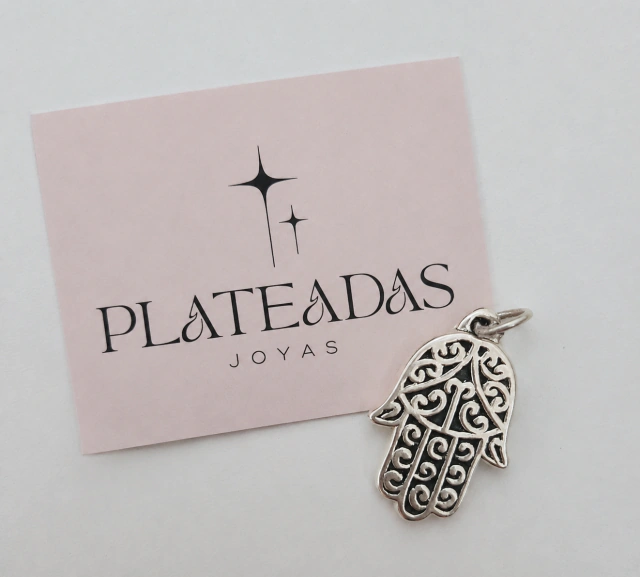 Dije de plata inflada mano de Fátima