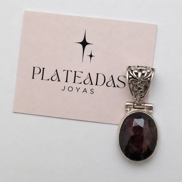 Dije de plata piedra natural en bruto