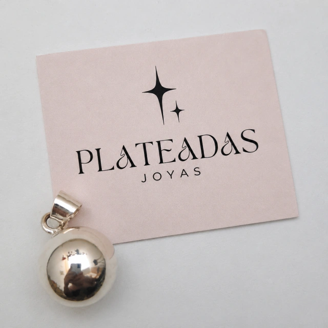 Dije de plata esfera
