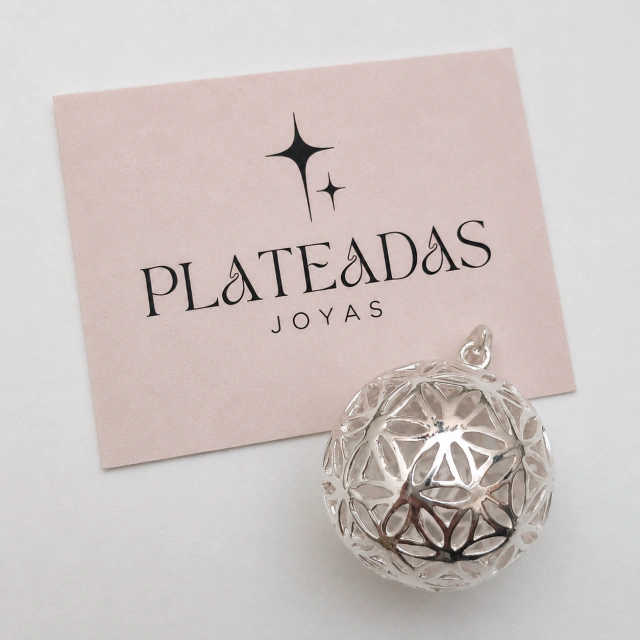 Dije de plata esfera calada
