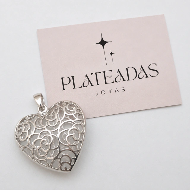 Dije de plata corazón calado