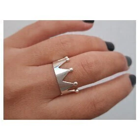 Anillo de plata corona