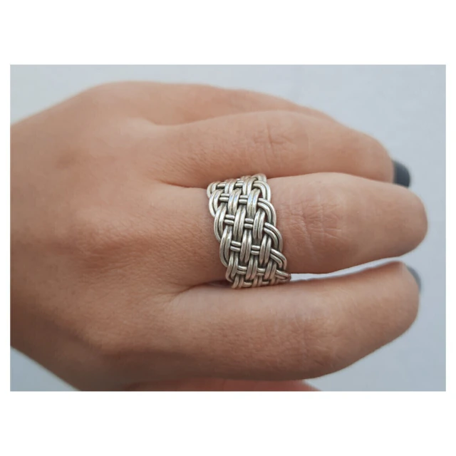 Anillo de plata cinta trenza