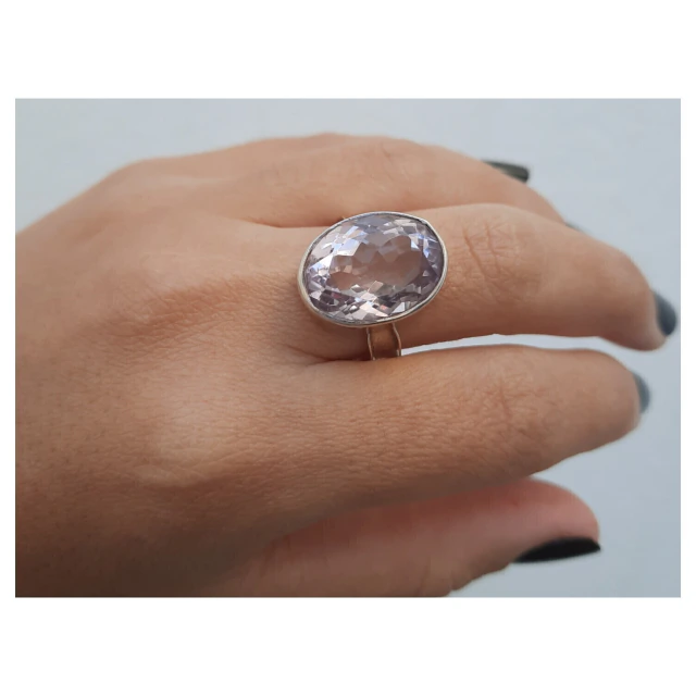Anillo de plata y cristal