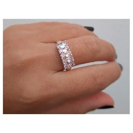Anillo de plata y piedra