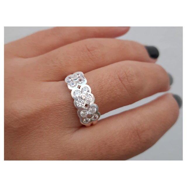 Anillo de plata y piedra flores