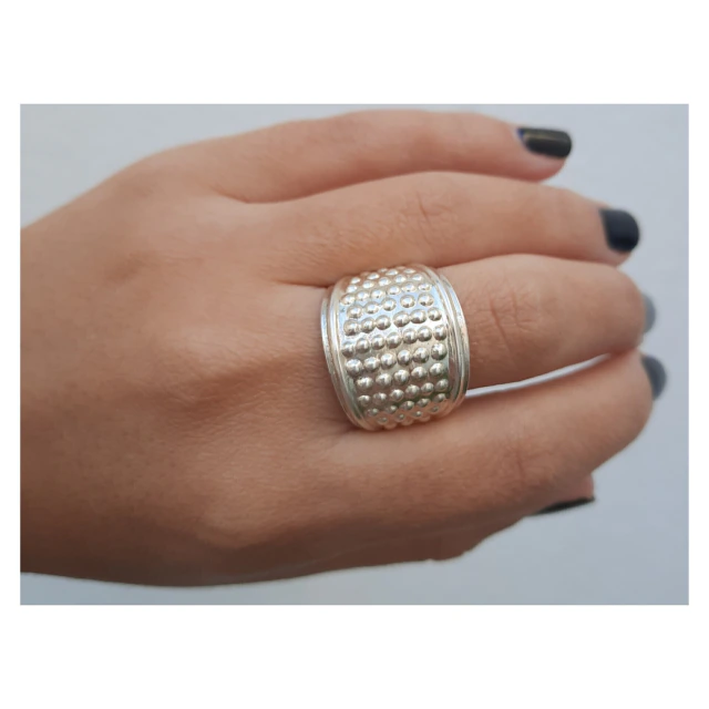 Anillo de plata puntitos