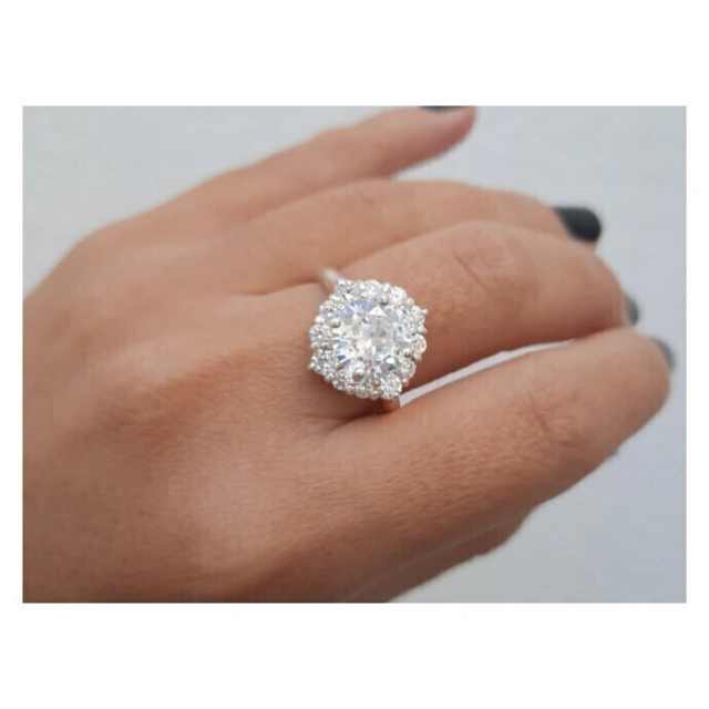 Anillo de plata y piedra