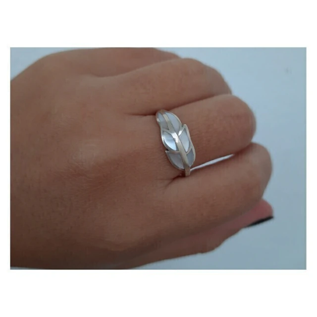 Anillo de plata hoja de nácar