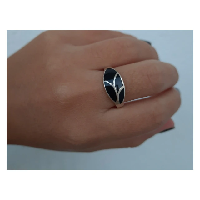 Anillo de plata y nácar