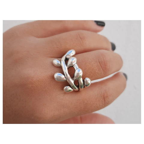 Anillo de plata rectangular calado