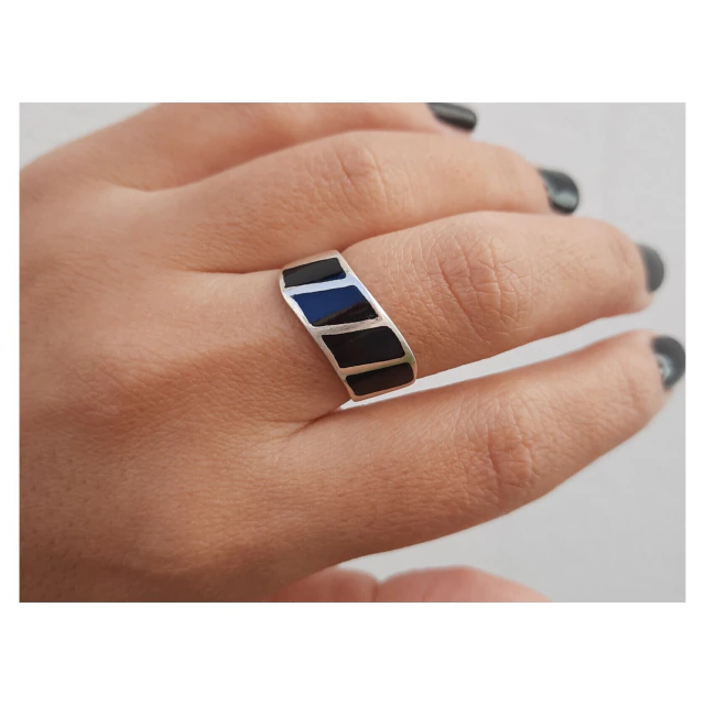 Anillo de plata y nácar