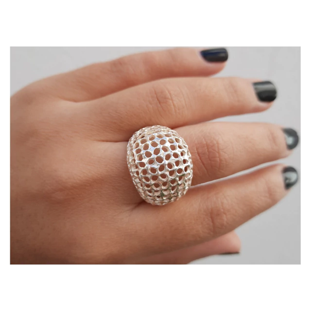 Anillo de plata boho bombé calado