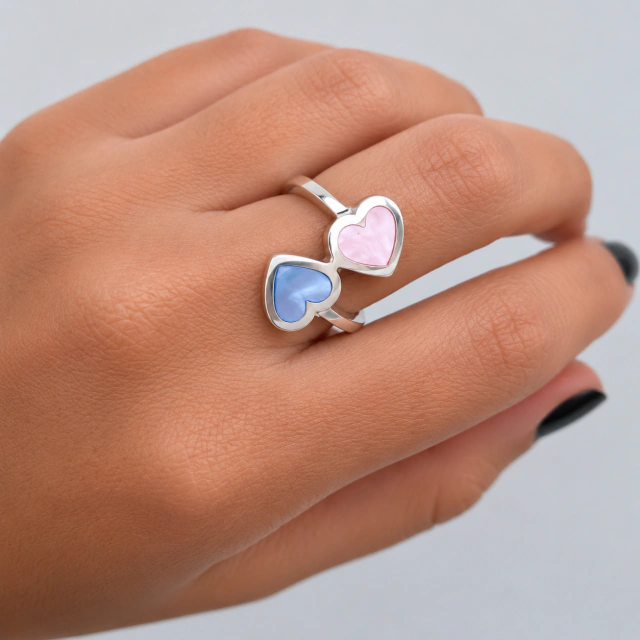 Anillo de plata y nácar corazones