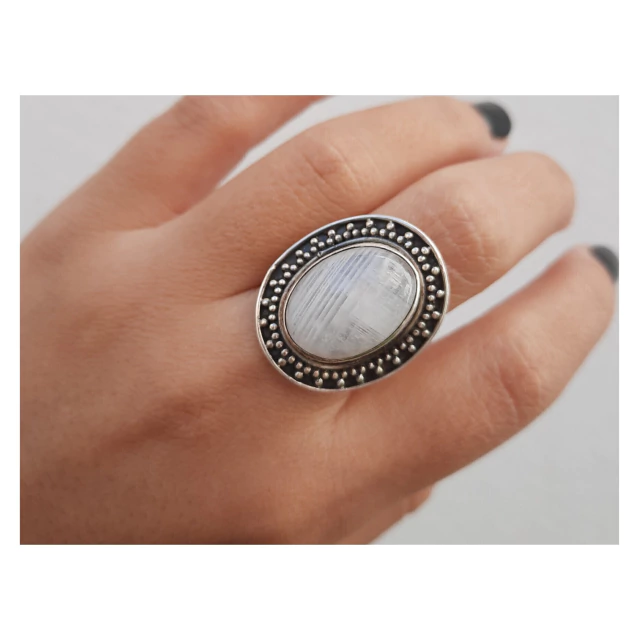 Anillo de plata y piedra natural piedra de la luna