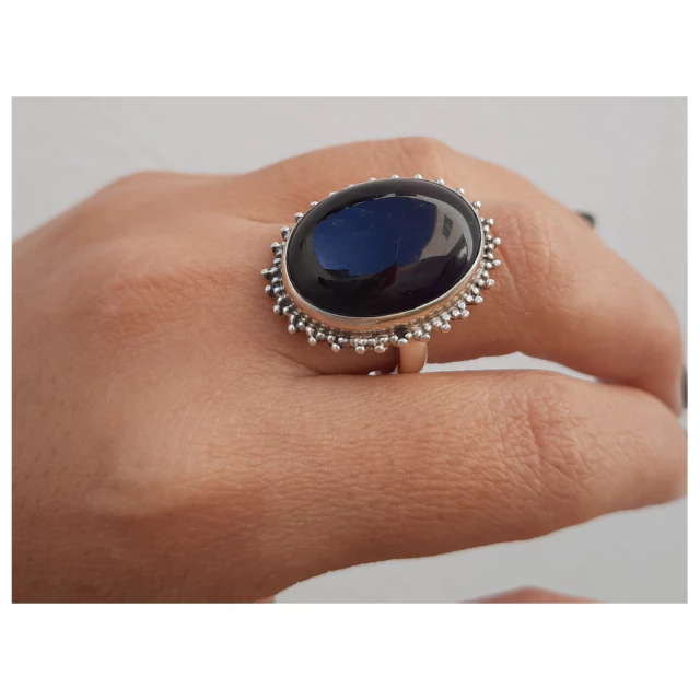 Anillo de plata y piedra natural
