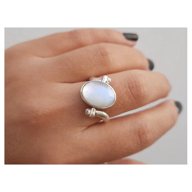 Anillo de plata peruana nácar y piedra natural reversible