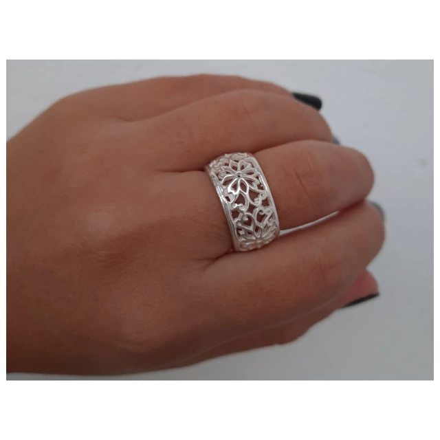 Anillo de plata cinta flor calada