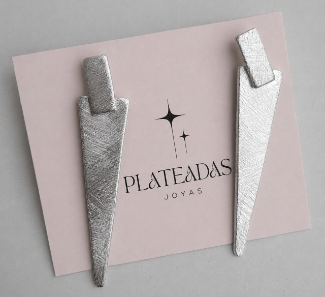 Aros de plata labrada