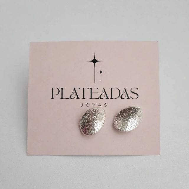 Aros de plata labrada ovalo