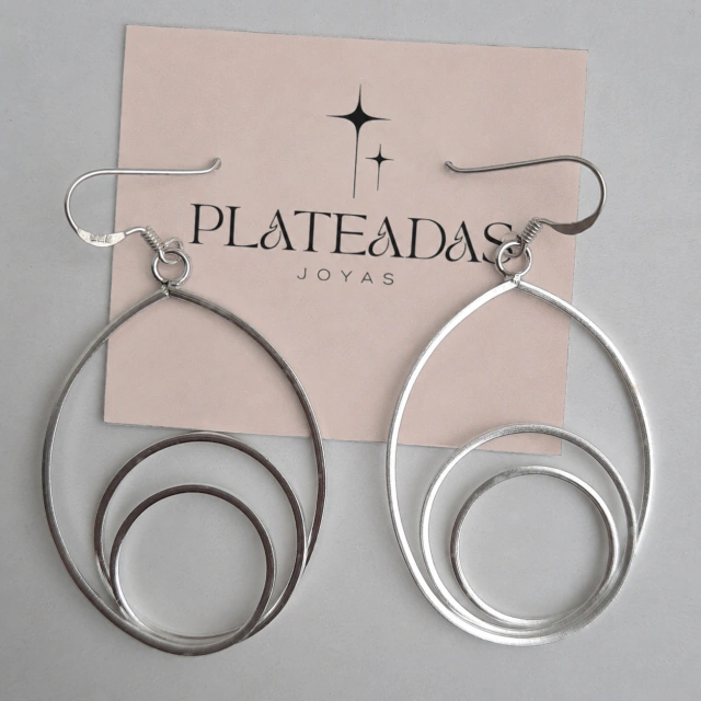 Aros de plata moderno