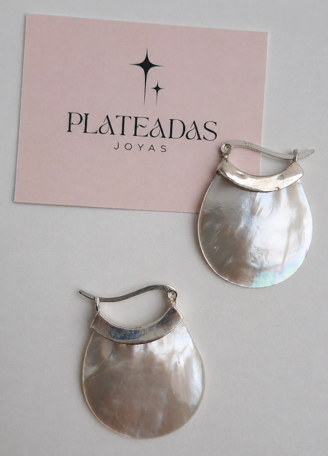 Aros de plata y nácar