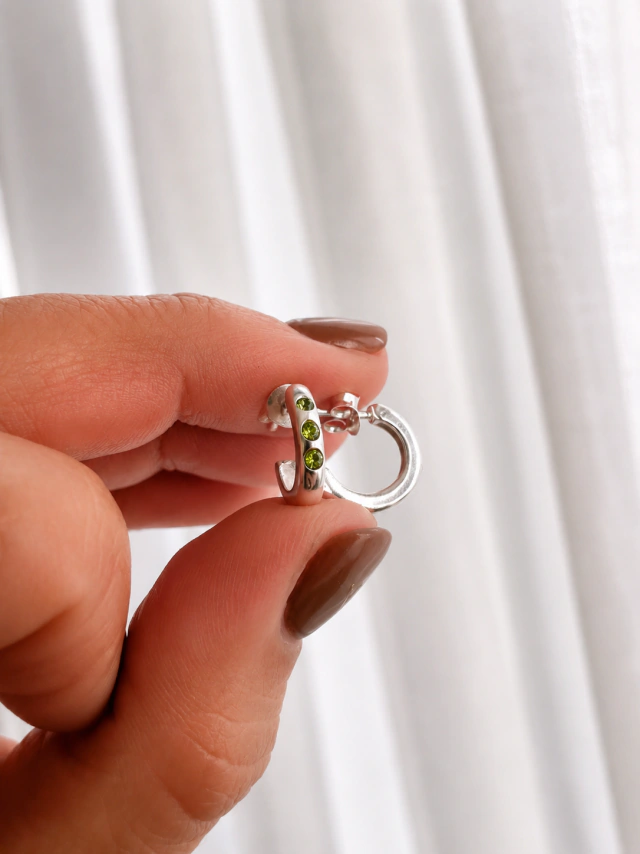 Aros de plata brillo verde