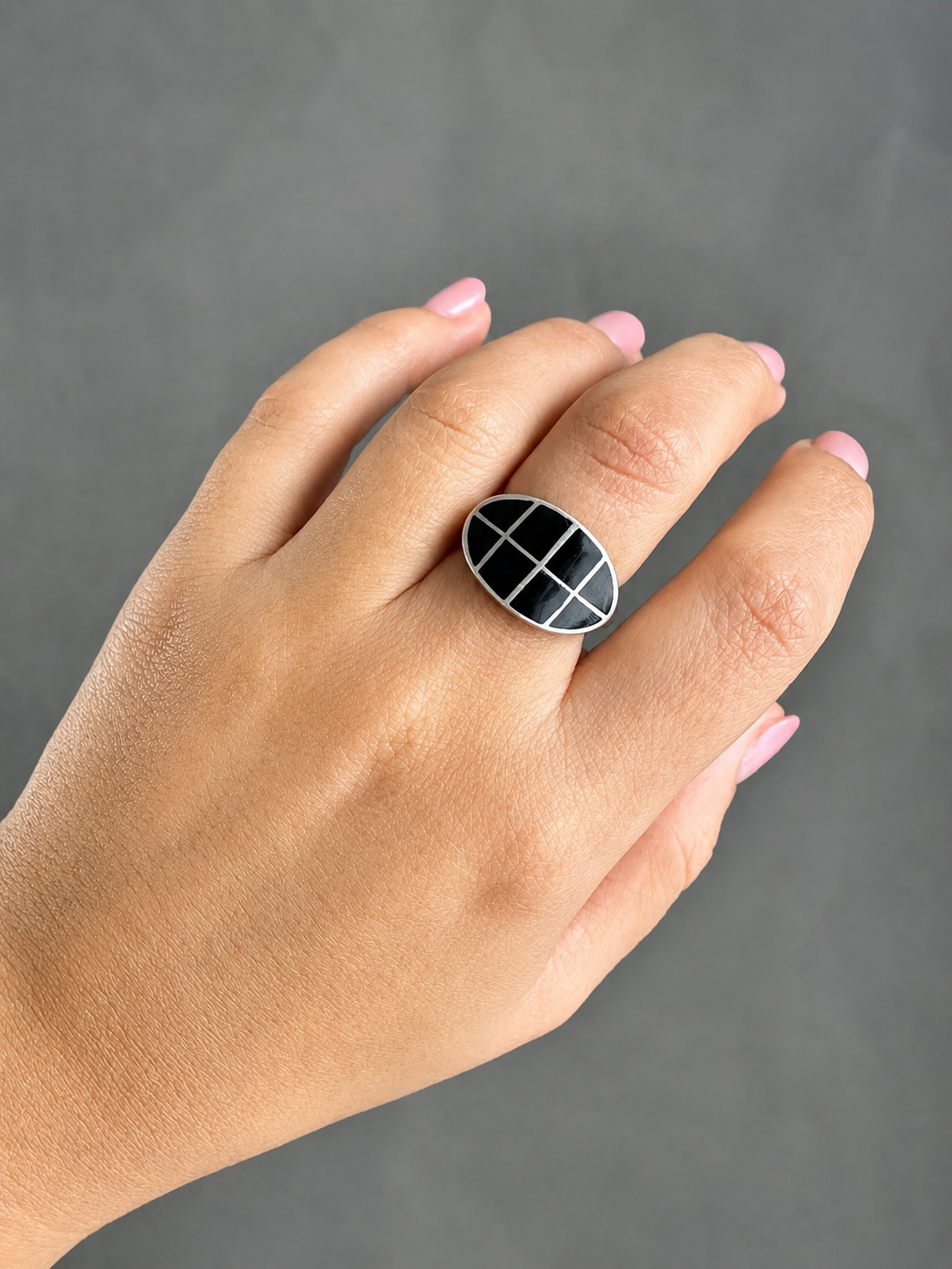 Anillo de plata y nácar