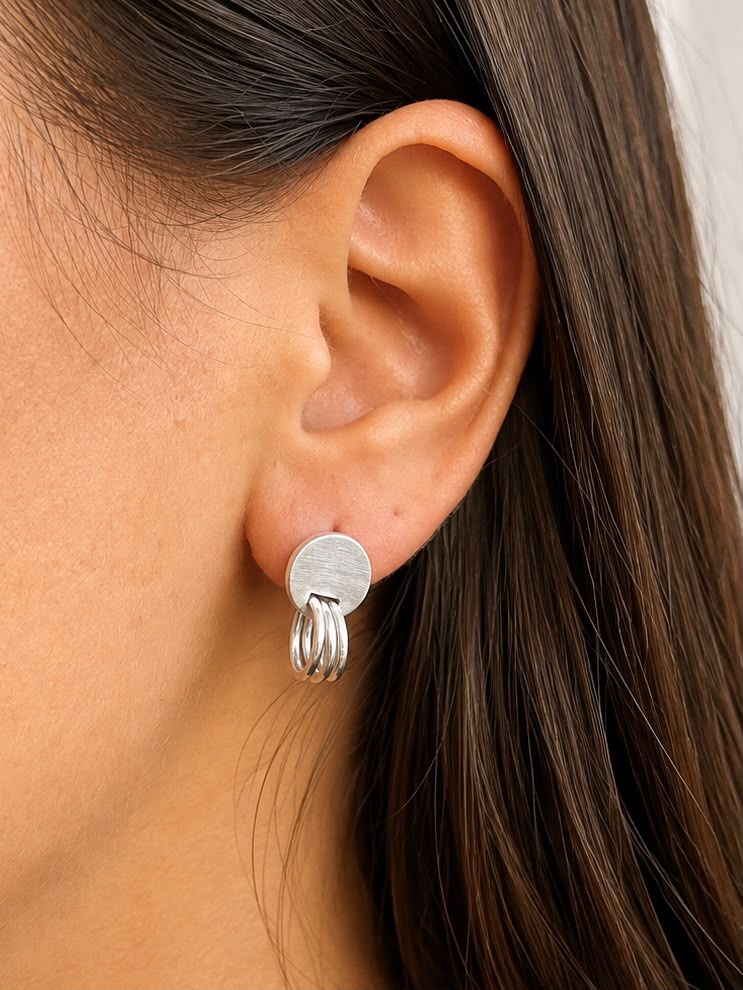 Aros de plata circular con argollitas  — foto 2
