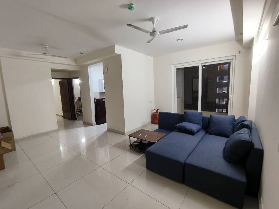 1 Room 3 BHK Flat Noida Sector 107