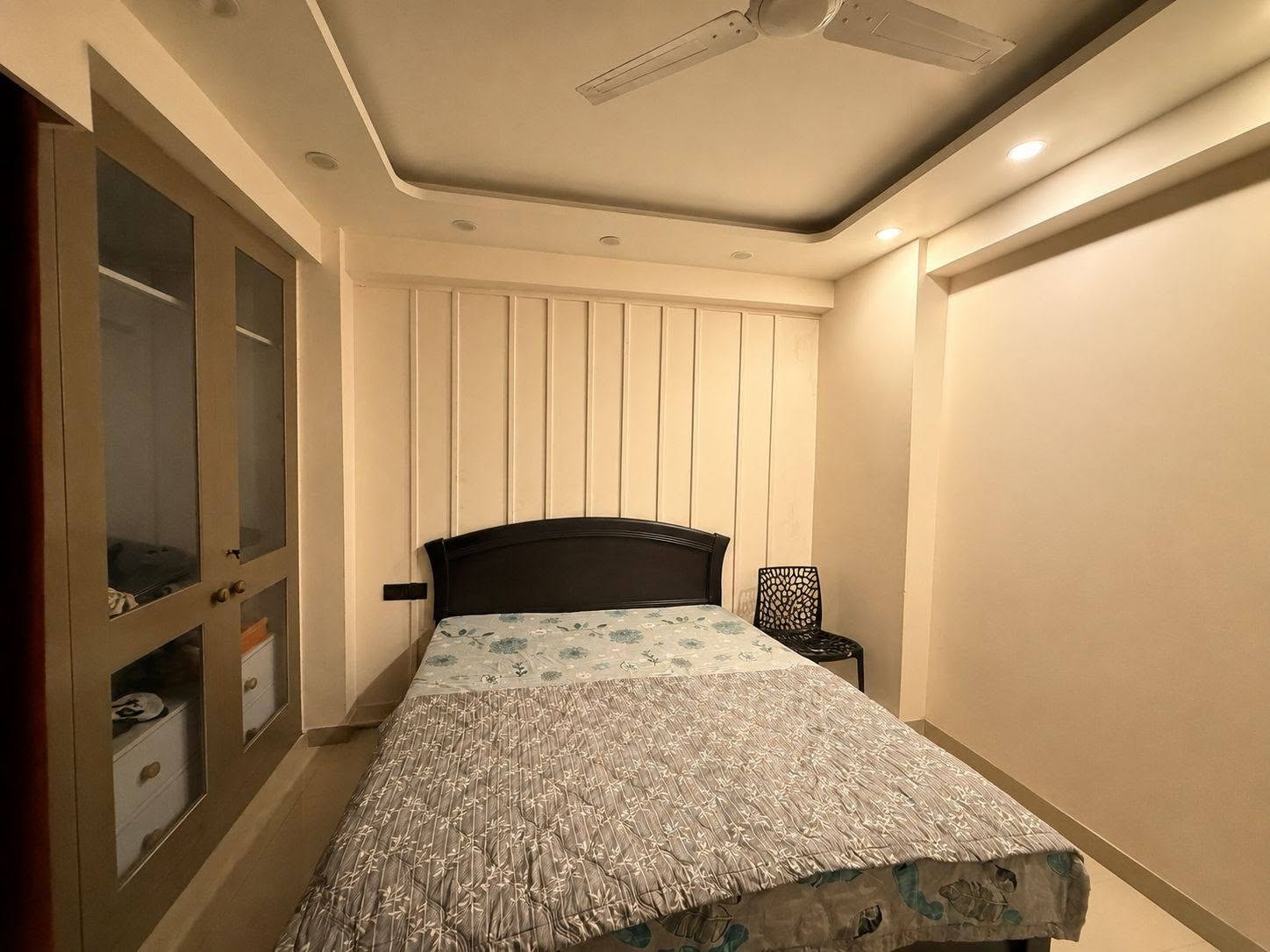 Roommate 2 BHK Flat Noida Sector 75