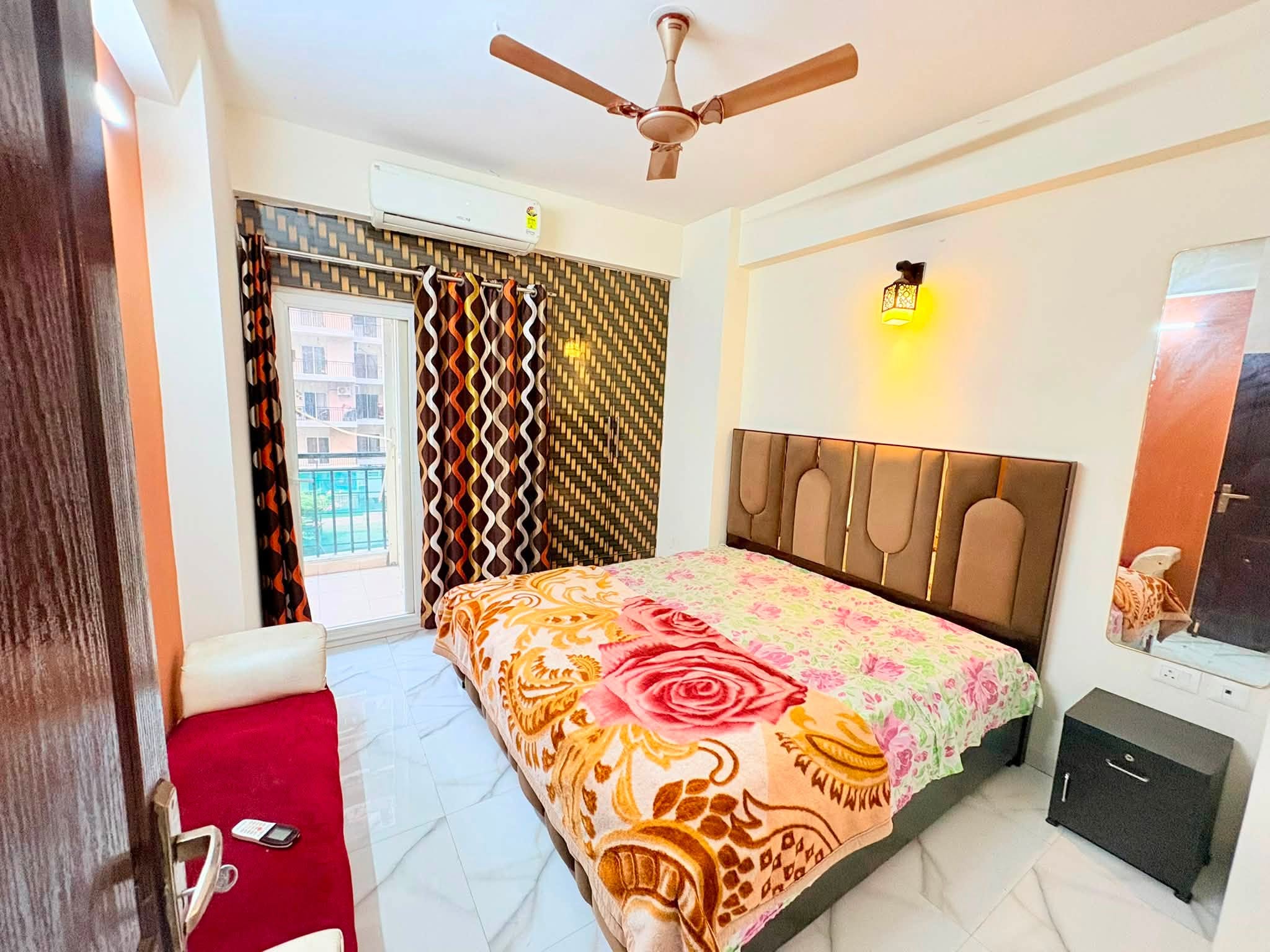 1 Room 3 BHK Flat Gaur City 2