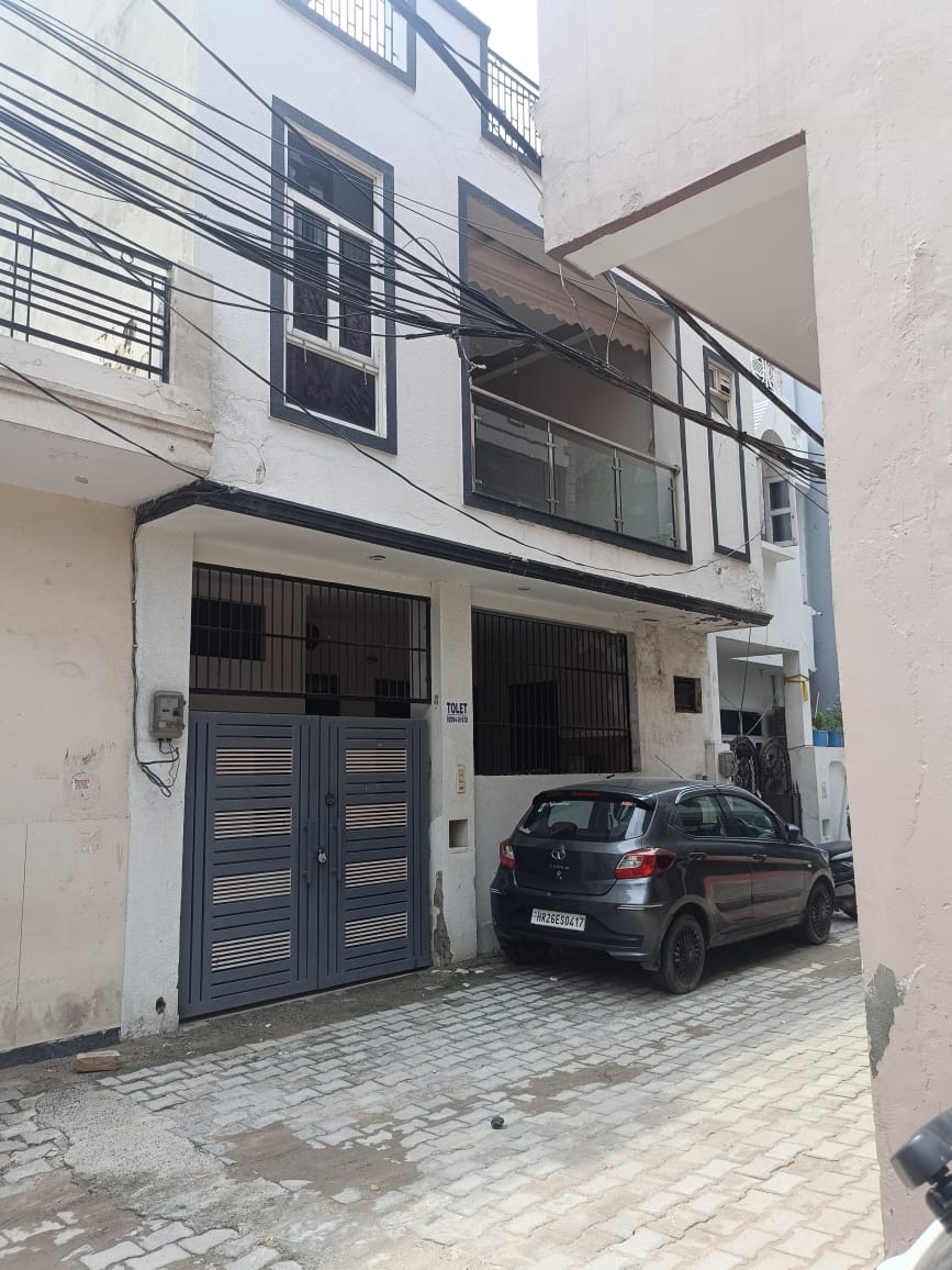 2 BHK Ashok Vihar Phase 2 Sector 5 Gurgaon