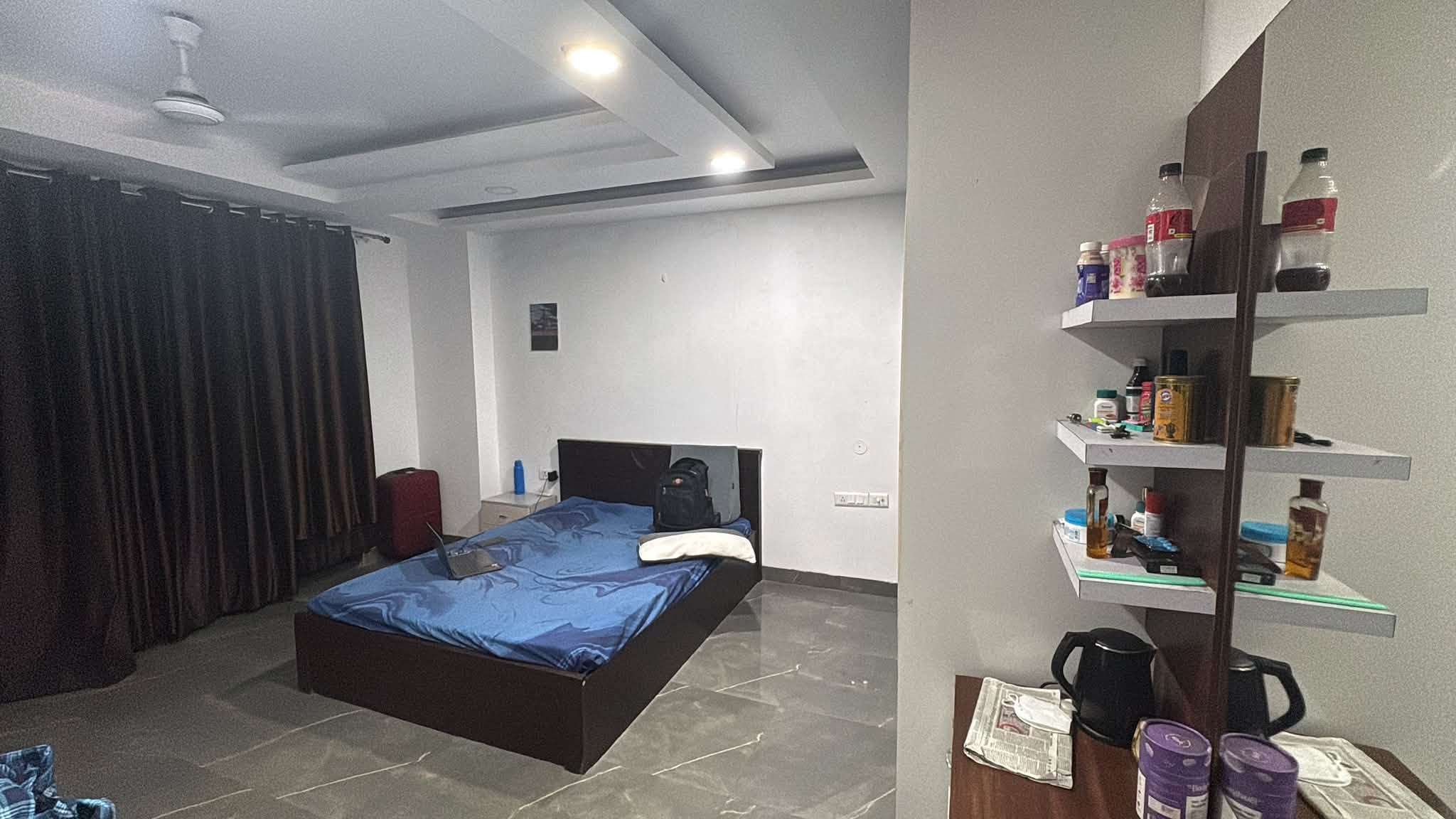 One Room in 4 BHK Flat  Sector 40 South City-1 Gurgaon