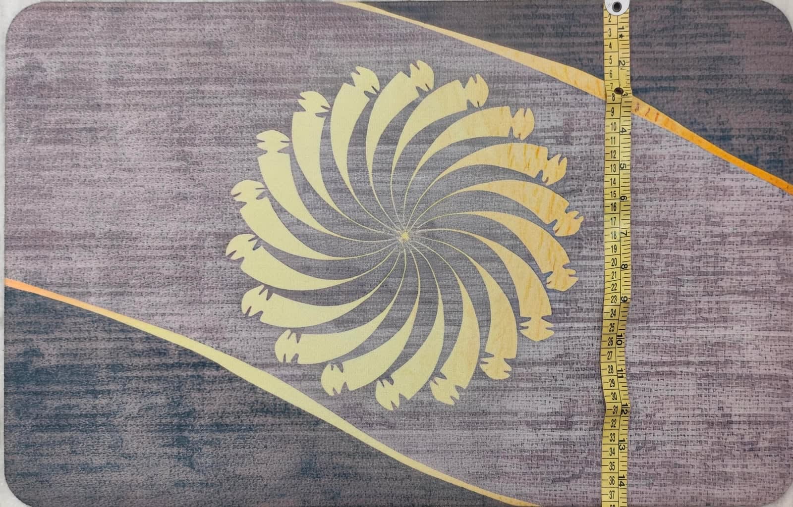 गोल्डन पिनव्हील प्रिंट एंटी-स्लिप डोरमैट 15x22 इंच - photo 3