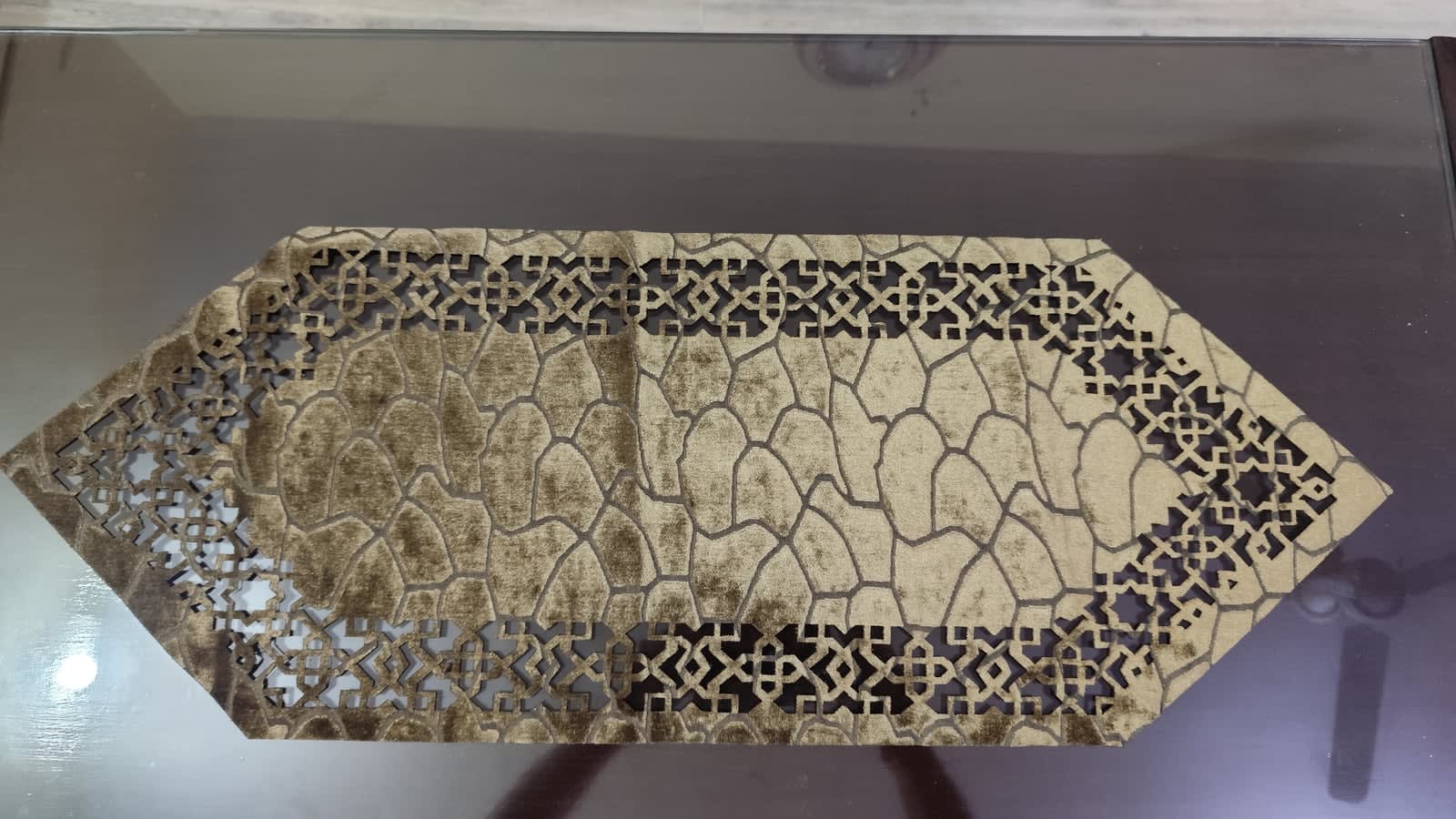 सेंट्रल टेबल रनर 13x36 इंच - ब्रॉन्ज़ वेलवेट कटवर्क - photo 5