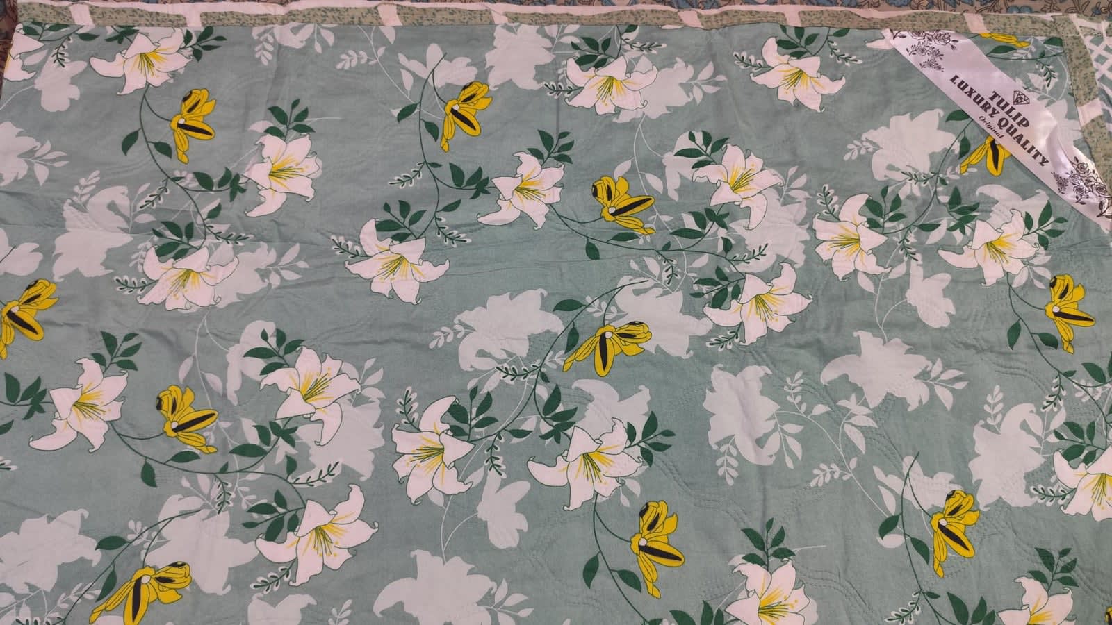 Tulip Original Reversible Microfibre Comforter, Single Bed 90x50 inches - Sage Green Lily Floral