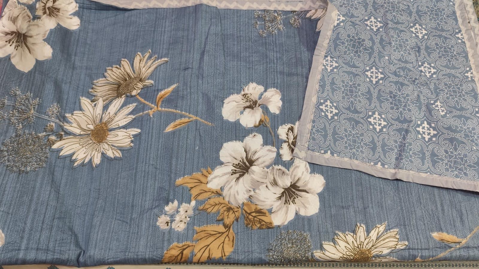 Tulip Original Reversible Microfibre Comforter, Single Bed 90x50 inches - Slate Blue Daisy Floral