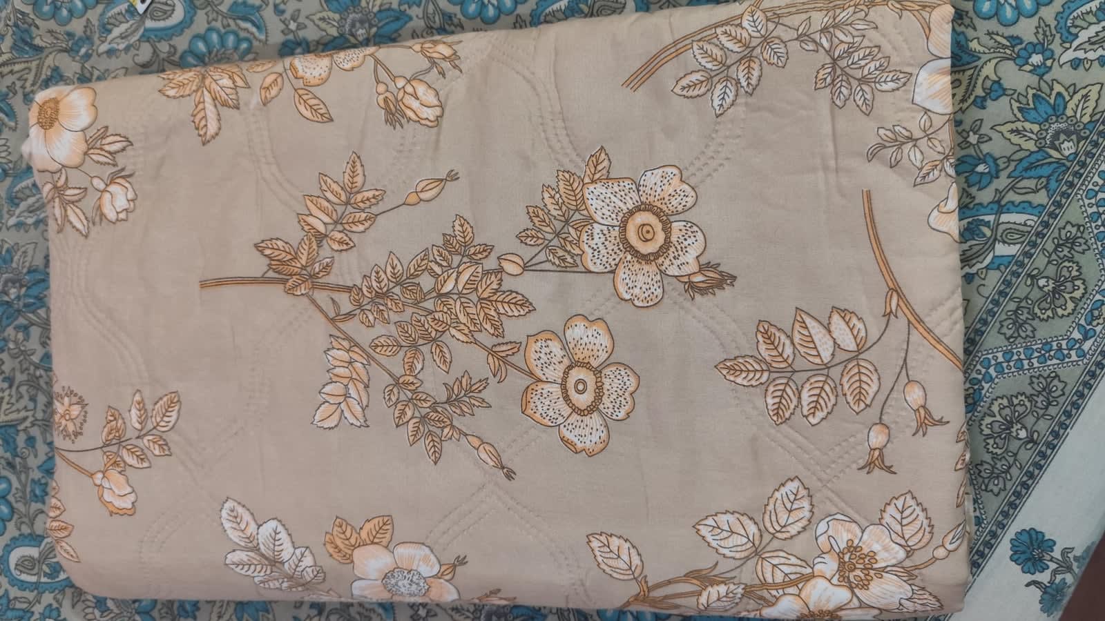 ट्यूलिप ओरिजिनल रिवर्सिबल माइक्रोफाइबर कंफर्टर, डबल बेड 90x72 इंच - टॉप रोज़ बॉटैनिकल - photo 1