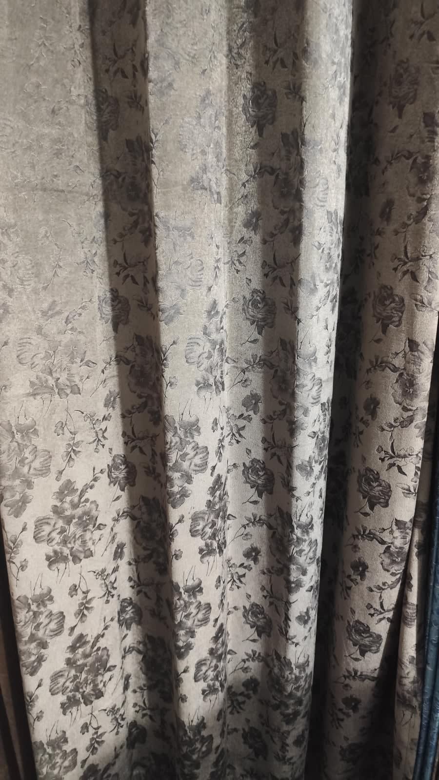 Taupe Floral Velvet Eyelet Curtain - 7x4 & 9x4 Ft - photo 2