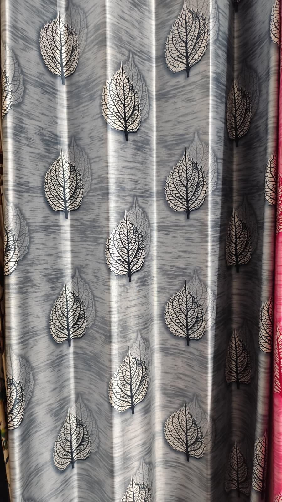 Grey Crackle Leaf Satin Eyelet Curtain - 7x4 & 9x4 Ft - photo 2