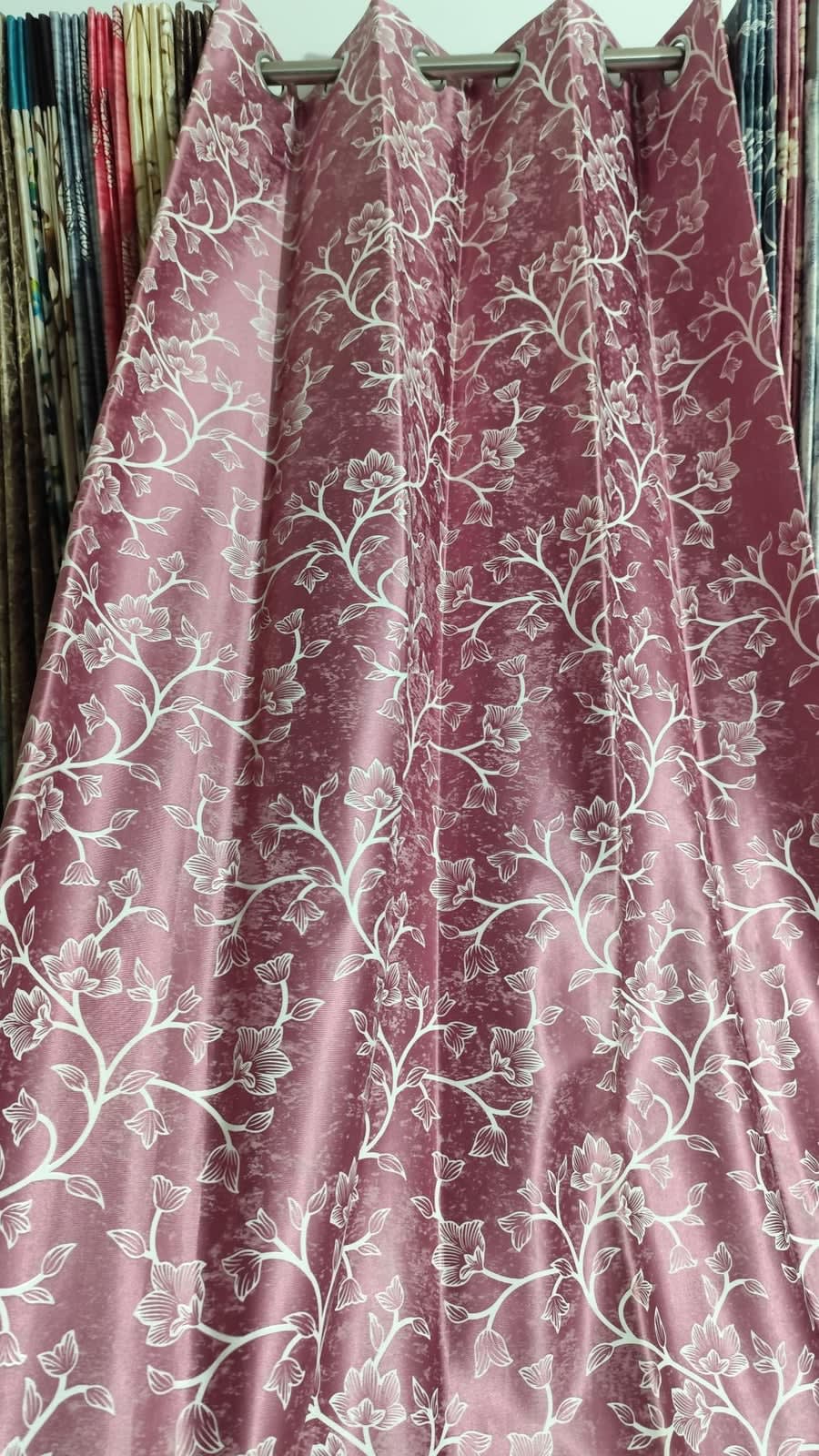 Mauve Floral Velvet Eyelet Curtain - 7x4 & 9x4 Ft - photo 4