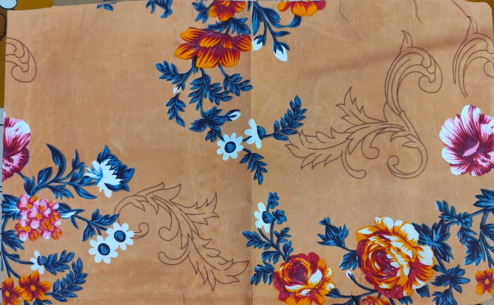 Victory Double Bedsheet 225x225 cm with 2 Pillow Covers - Mustard Rose & Scroll Floral - photo 2