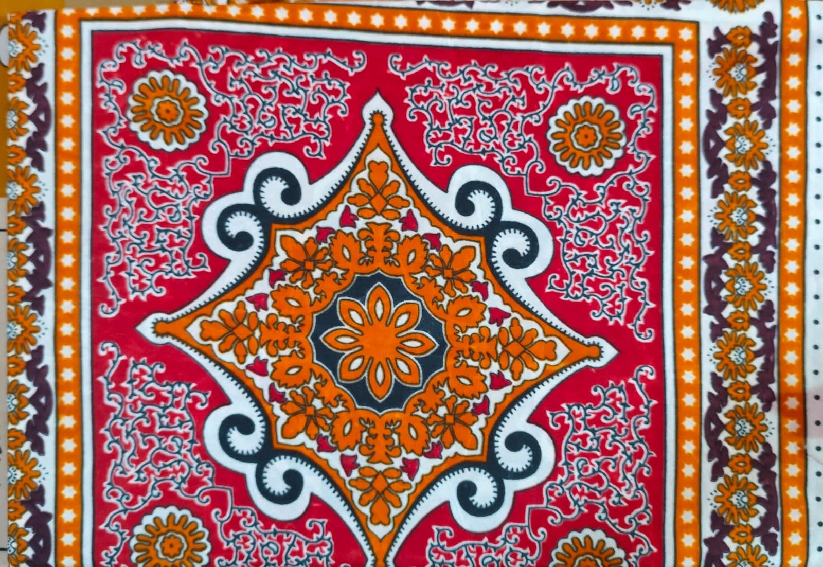 Victory Double Bedsheet 225x225 cm with 2 Pillow Covers - Red Traditional Medallion